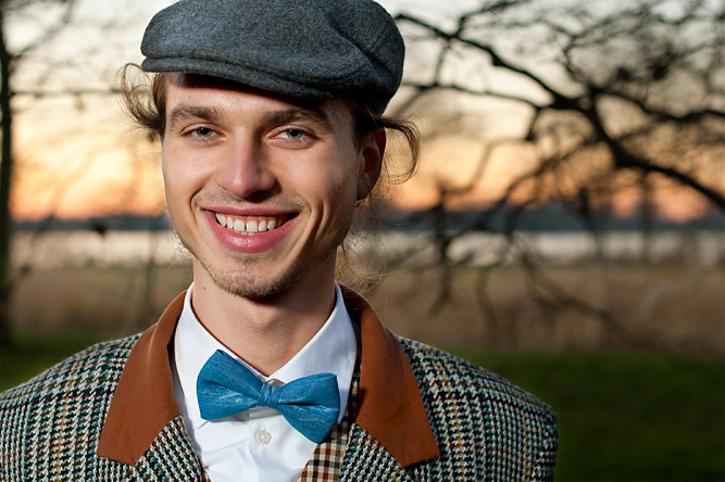 foto trouwreportage in bos, portret bruidegom