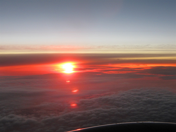 zonsopgang vanuit vliegtuig